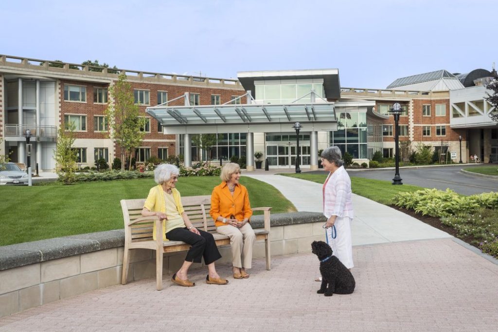 What is Senior Living meaning? Different Types of Senior Housing